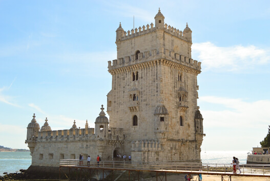 Torre de Belém à beira do Tejo, Lisboa, símbolo da era dos descobrimentos portugueses